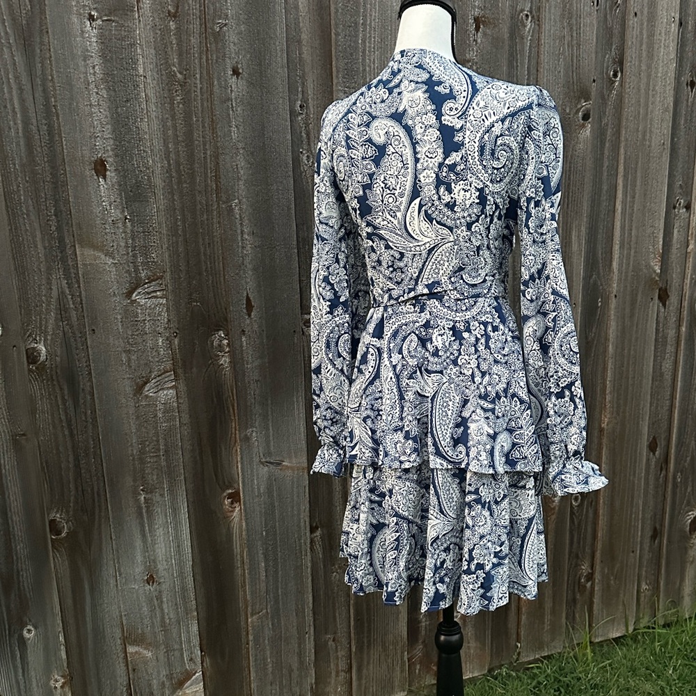 Elegant Blue Paisley Wrap Dress - Picture 6 of 9